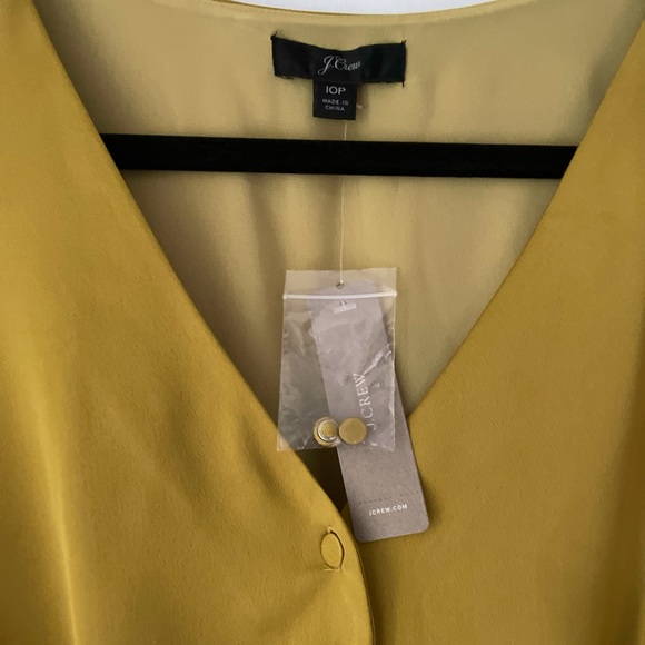 Stunning NWT JCREW Petite Satin Blouse, Gold - Picture 2 of 4
